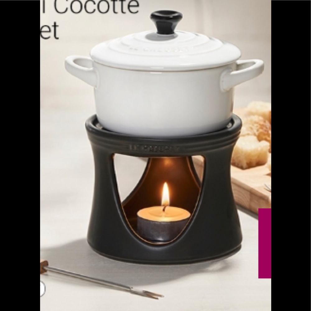 Le Creuset Fondue Set  (NWT)